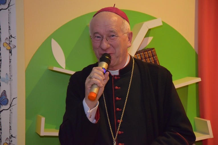Kolędowanie z babcią i dziadkiem w sochaczewskim przedszkolu