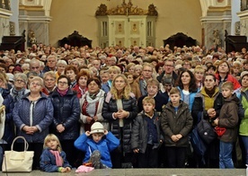 Ilu Dolnoślązaków chodzi do kościoła?