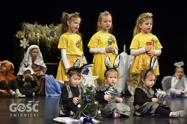 Trzeci dzień Świdnickiego Przeglądu Zespołów Kolędniczych