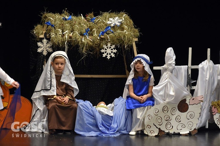 Trzeci dzień Świdnickiego Przeglądu Zespołów Kolędniczych