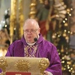 Pożegnanie śp. bp. Tadeusza Pieronka w Radziechowach