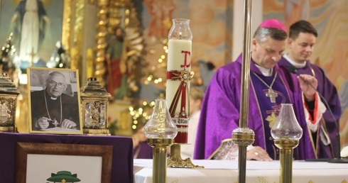 Mszy św. w Radziechowach przewodniczył bp Roman Pindel