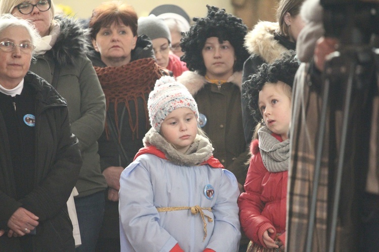 Kolędnicy misyjni w Szymbarku