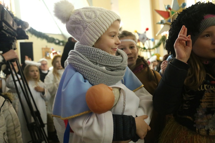 Kolędnicy misyjni w Szymbarku