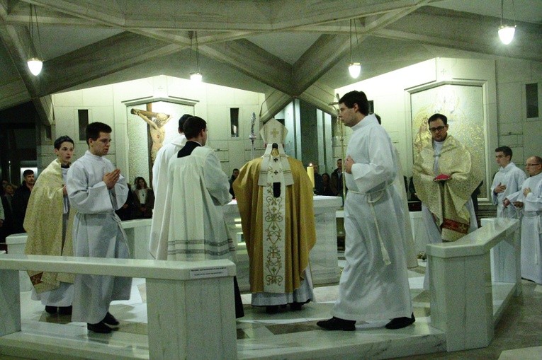 Msza św. Posłania na ŚDM w Panamie i opłatek młodzieży z metropolitą