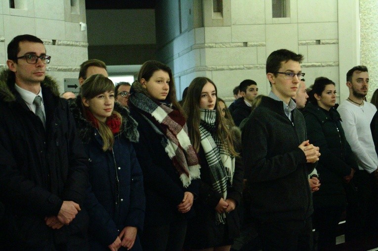 Msza św. Posłania na ŚDM w Panamie i opłatek młodzieży z metropolitą