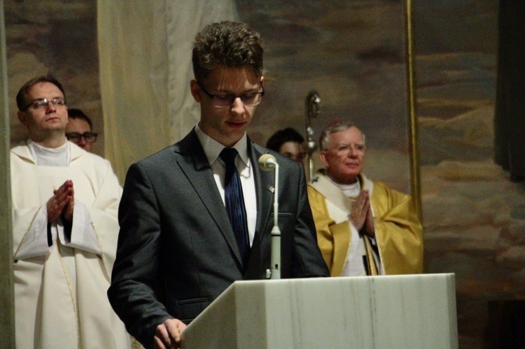 Msza św. Posłania na ŚDM w Panamie i opłatek młodzieży z metropolitą