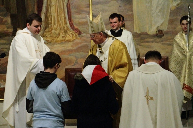 Msza św. Posłania na ŚDM w Panamie i opłatek młodzieży z metropolitą