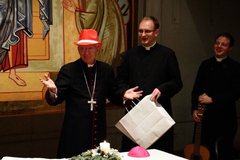 Msza św. Posłania na ŚDM w Panamie i opłatek młodzieży z metropolitą