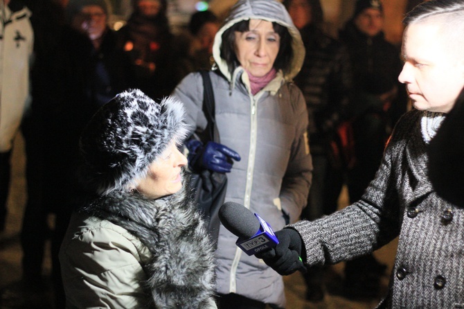 Światło dla zamordowanego prezydenta Gdańska. Milczenie przeciw przemocy