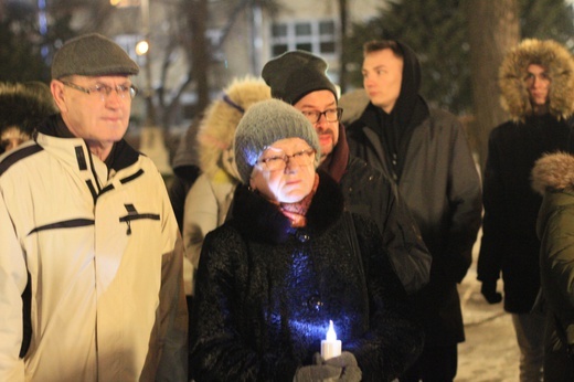 Światło dla zamordowanego prezydenta Gdańska. Milczenie przeciw przemocy