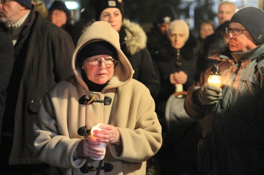 Światło dla zamordowanego prezydenta Gdańska. Milczenie przeciw przemocy