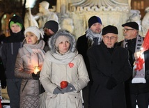 Światło dla zamordowanego prezydenta Gdańska. Milczenie przeciw przemocy