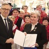 Ewa Biłek-Regnowska, nagrodzona za pracę na rzecz osób niepełnosprawnych.