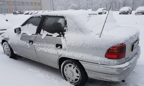 Mandat za nieodśnieżone auto