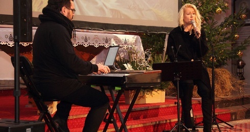 Na ten koncert to i przez zaspy…
