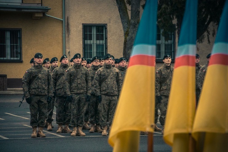 Trójka już w kraju