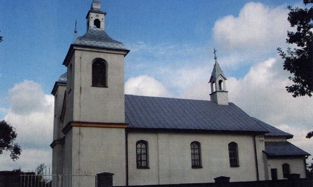 Kościół parafialny w Żeleźnicy. Tutejsza parafia liczy niespełna 500 wiernych