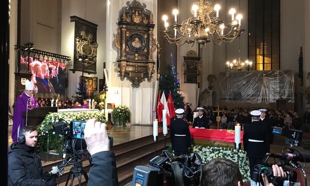 Homilię wygłosił bp Zbigniew Zieliński 