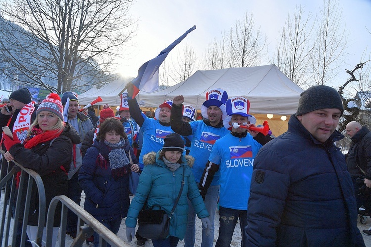 Puchar Świata w skokach narciarskich - konkurs drużynowy 