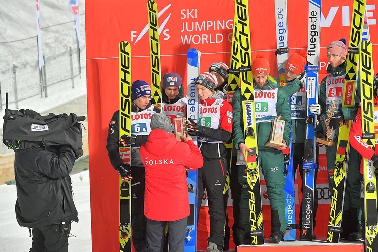 Puchar Świata w skokach narciarskich - konkurs drużynowy 