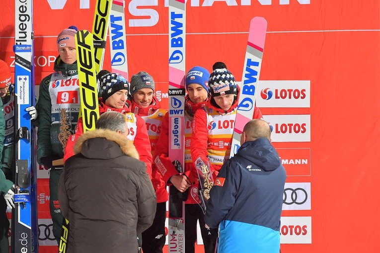 Puchar Świata w skokach narciarskich - konkurs drużynowy 