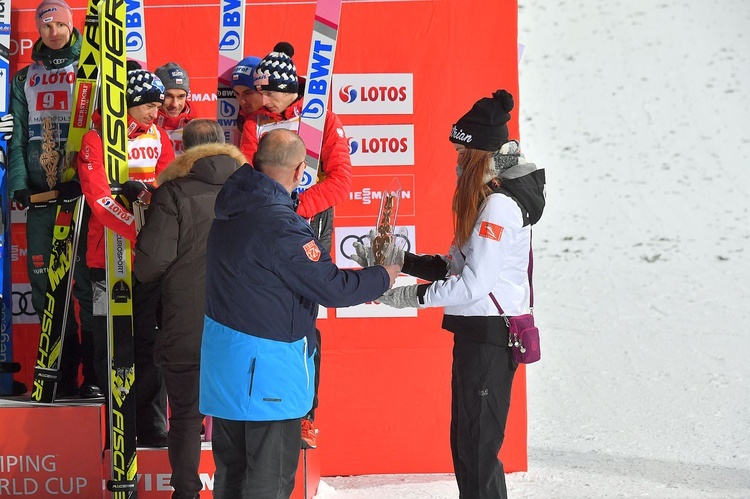 Puchar Świata w skokach narciarskich - konkurs drużynowy 