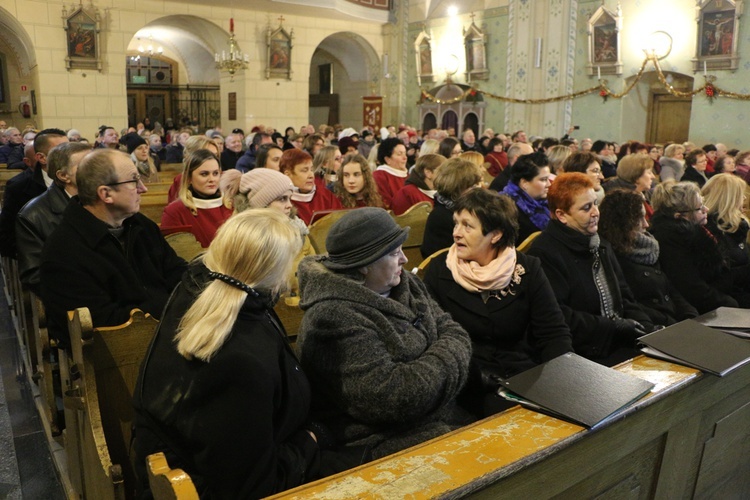 Pierwszy powiatowy koncert muzyki sakralnej w Powidzku