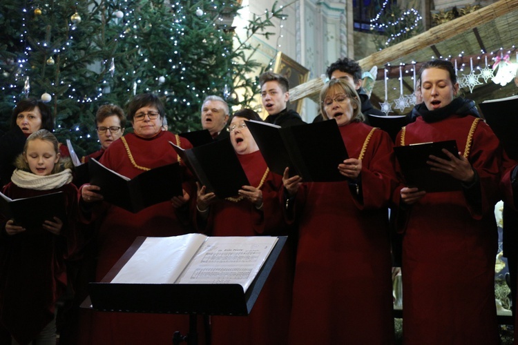 Pierwszy powiatowy koncert muzyki sakralnej w Powidzku