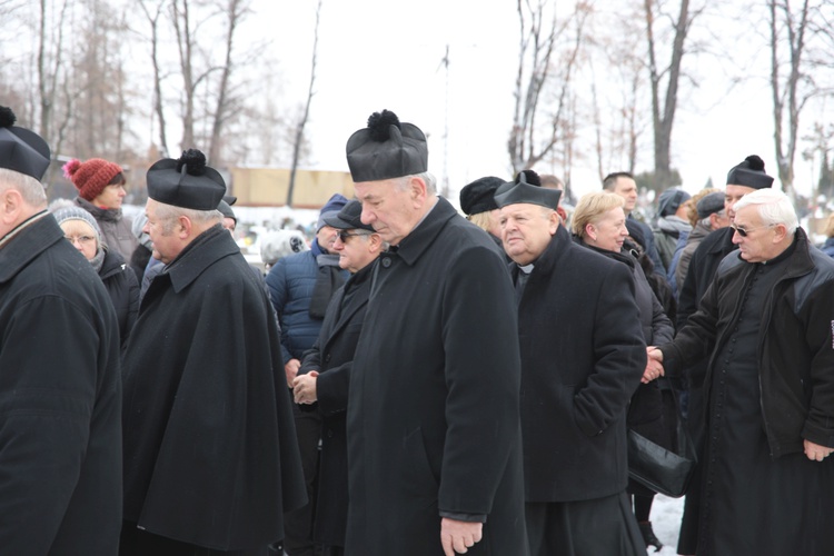 Pogrzeb śp. ks. kan. Zdzisława Zieleźnika w Czechowicach-Dziedzicach