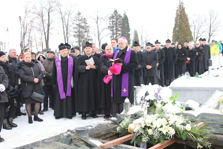 Pogrzeb śp. ks. kan. Zdzisława Zieleźnika w Czechowicach-Dziedzicach