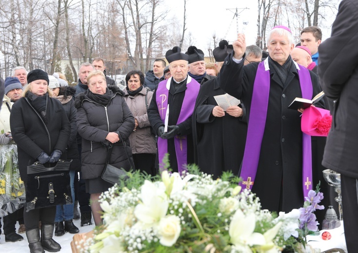 Pogrzeb śp. ks. kan. Zdzisława Zieleźnika w Czechowicach-Dziedzicach