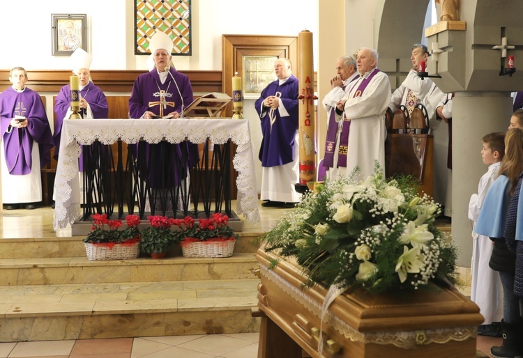 Pogrzeb śp. ks. kan. Zdzisława Zieleźnika w Czechowicach-Dziedzicach