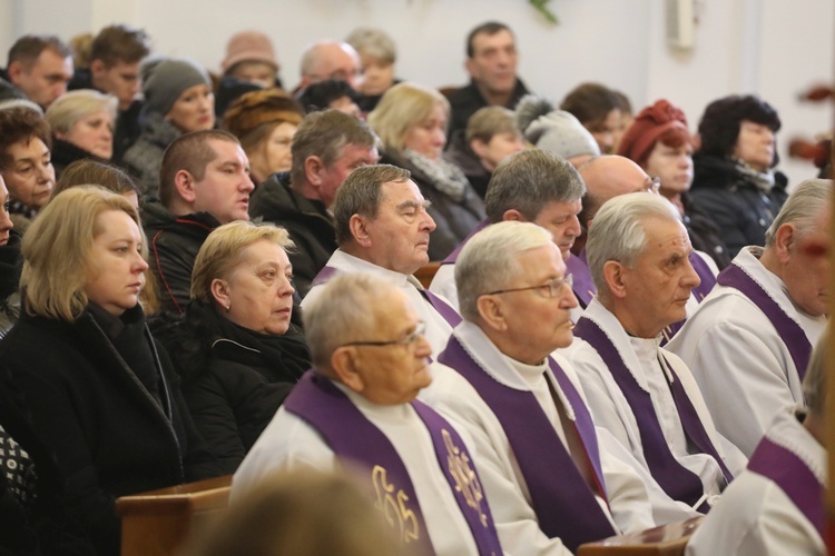 Pogrzeb śp. ks. kan. Zdzisława Zieleźnika w Czechowicach-Dziedzicach