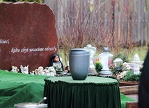 Pogrzeb dzieci, które zmarły przed narodzeniem lub krótko  po nim, z udziałem kapłana odbył się po raz siódmy.  