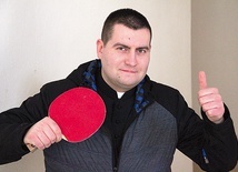 ▲	– Czasem u ministranta gaśnie zapał związany ze służbą przy ołtarzu i gra może stać się impulsem, aby nie rezygnować – tłumaczy ks. Tomasz.