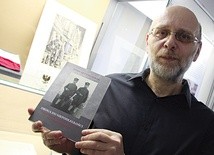 ▲	Autor książki Dariusz Czwojdrak jest kustoszem Muzeum Ziemi Wschowskiej.