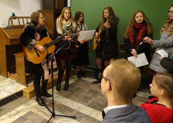 Podczas Mszy św. zaśpiewała schola złożona z członków KSM-u