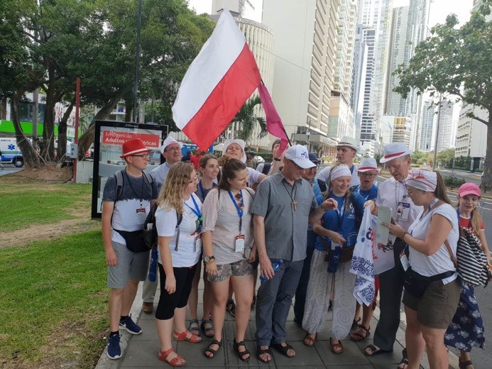 Nasi nadają z Panama City