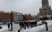 W Rudzie Śląskiej maturzyści zatańczyli poloneza na rynku