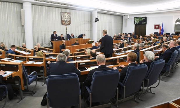 Senat przyjął uchwałę, w której upamiętnił zmarłego tragicznie prezydenta Gdańska