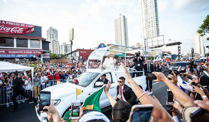 Razem z innymi witaliśmy papieża Franciszka