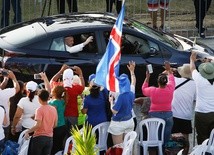 Tysiące młodych na Drodze Krzyżowej z Franciszkiem