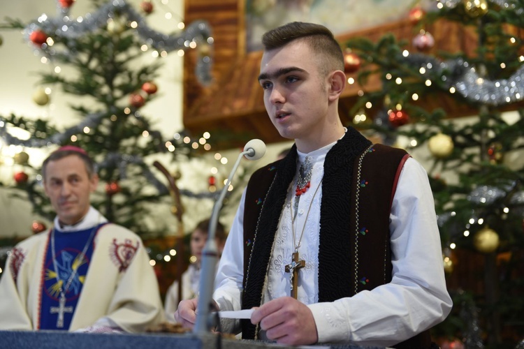 Bierzmowanie i poświęcenie w Obidzy