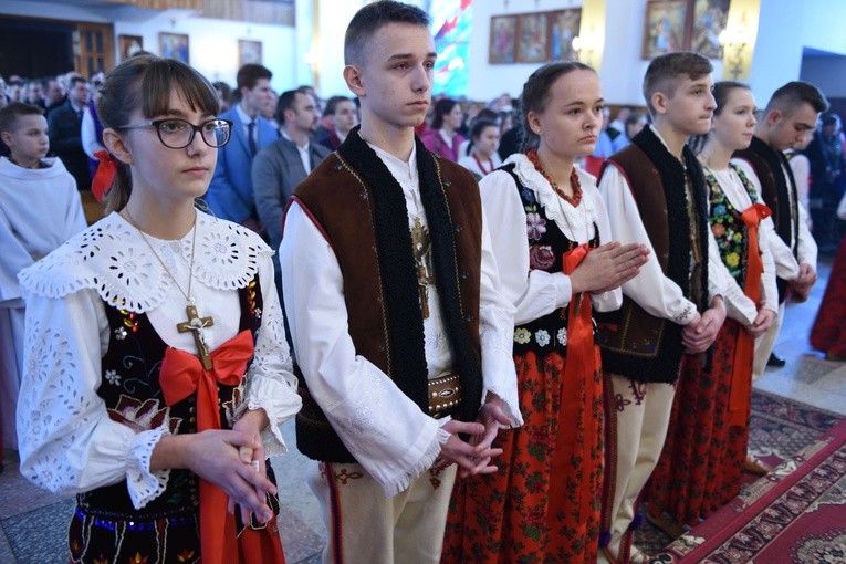 Bierzmowanie i poświęcenie w Obidzy