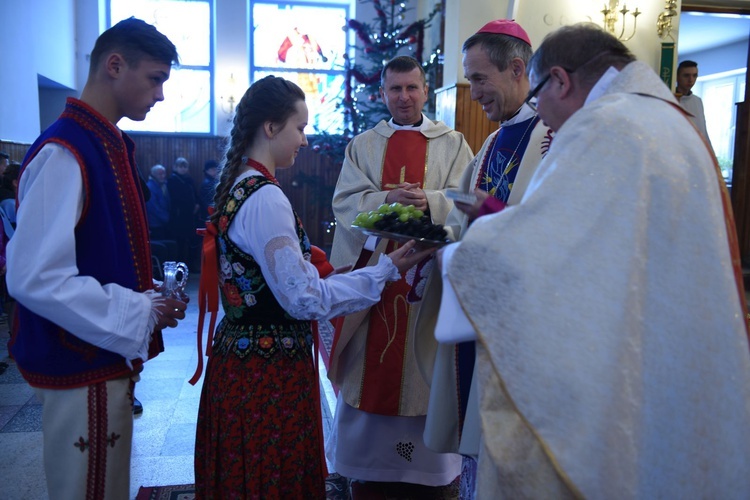 Bierzmowanie i poświęcenie w Obidzy