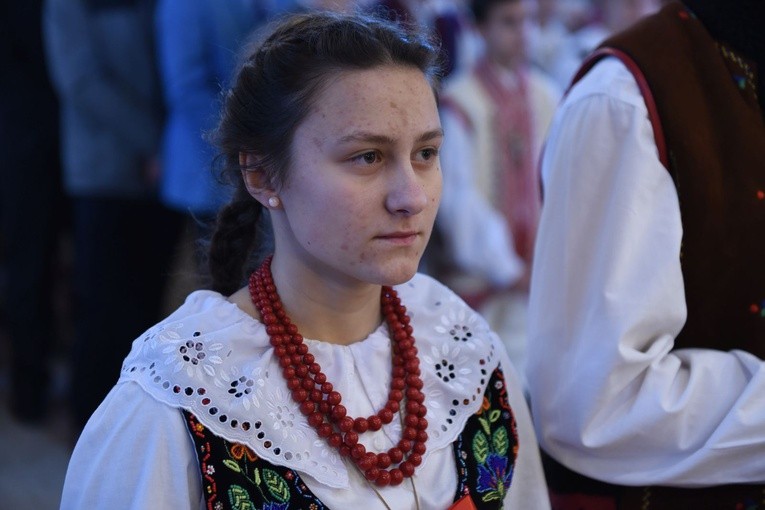 Bierzmowanie i poświęcenie w Obidzy