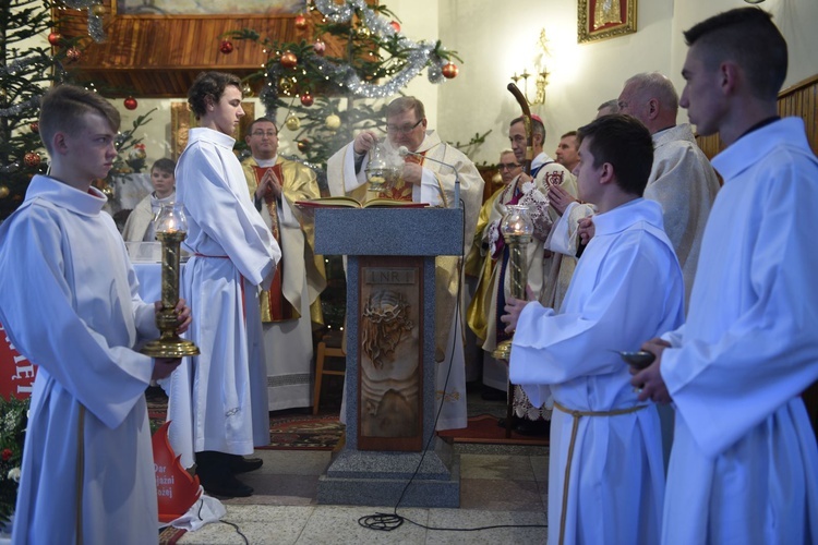 Bierzmowanie i poświęcenie w Obidzy