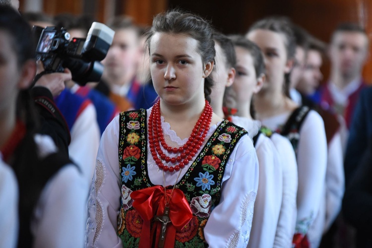 Bierzmowanie i poświęcenie w Obidzy