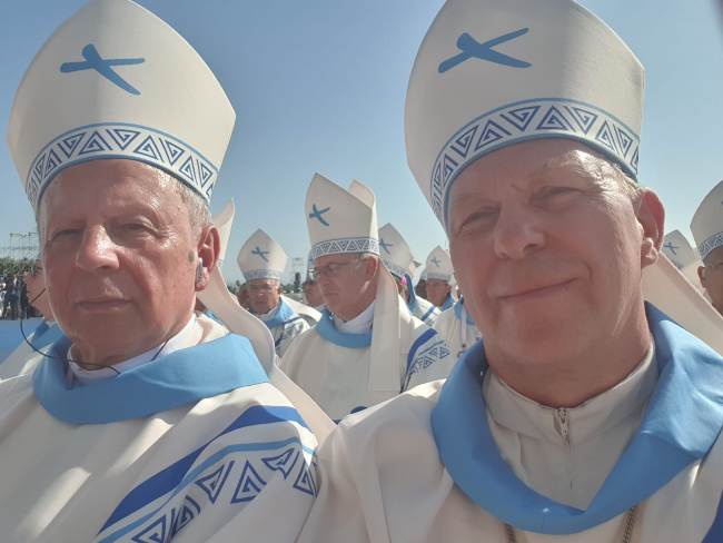 Radomianie po Mszy św. posłania